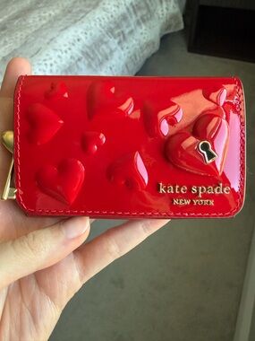 NWOT Kate Spade New York Key To My Heart embossed patent leather flap card case